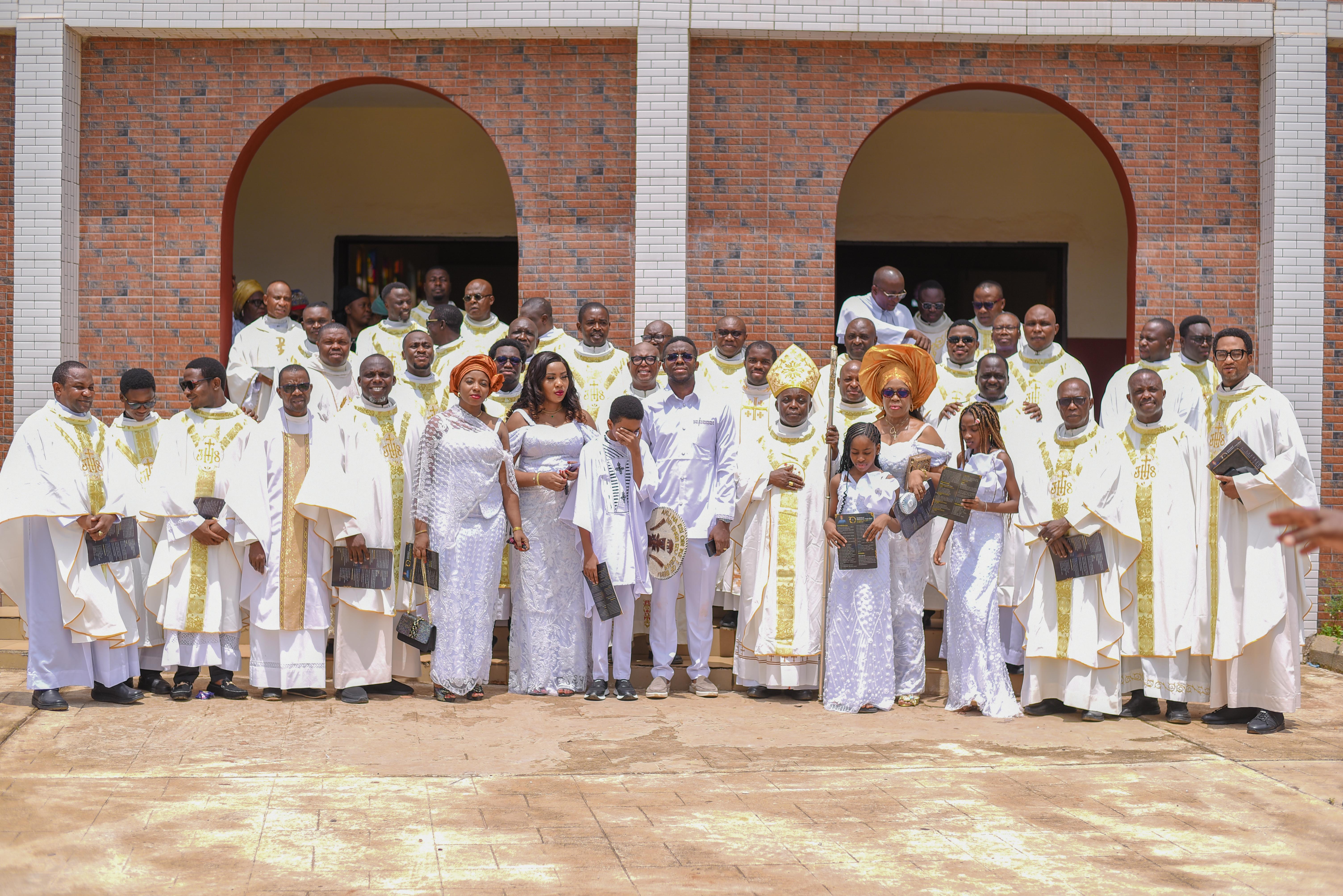 Fellowship photo from the 10th anniversary